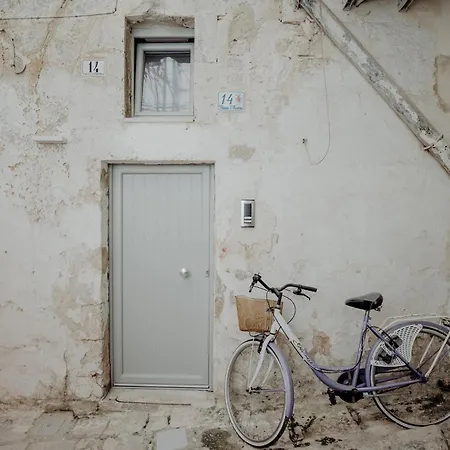 Apartment Hidden House By Monholiday *